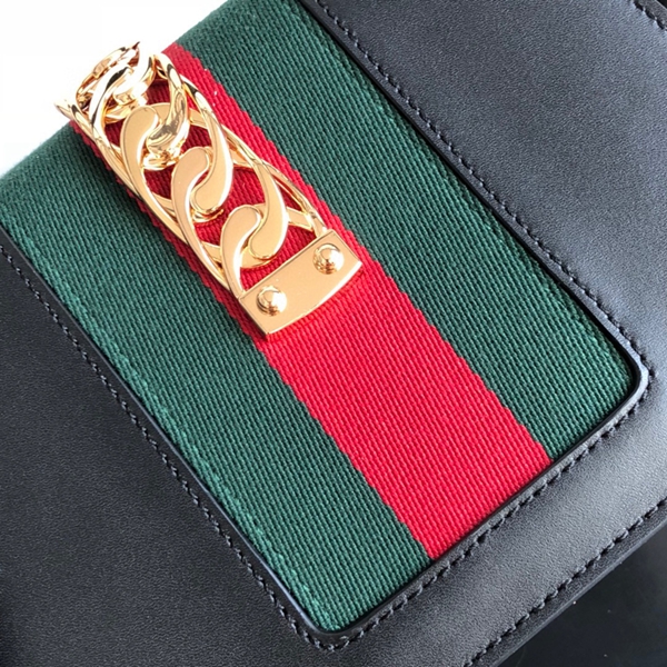 グッチバッグ角部分ディテール